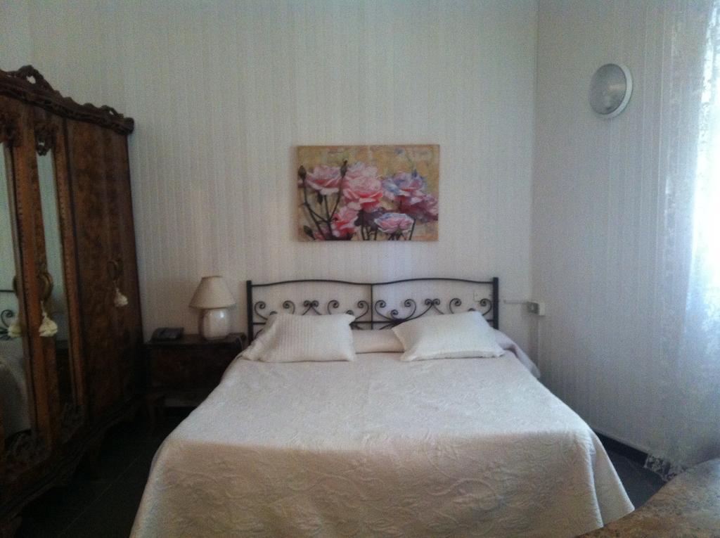 Hotel Pensione Moderna Bonassola Room photo